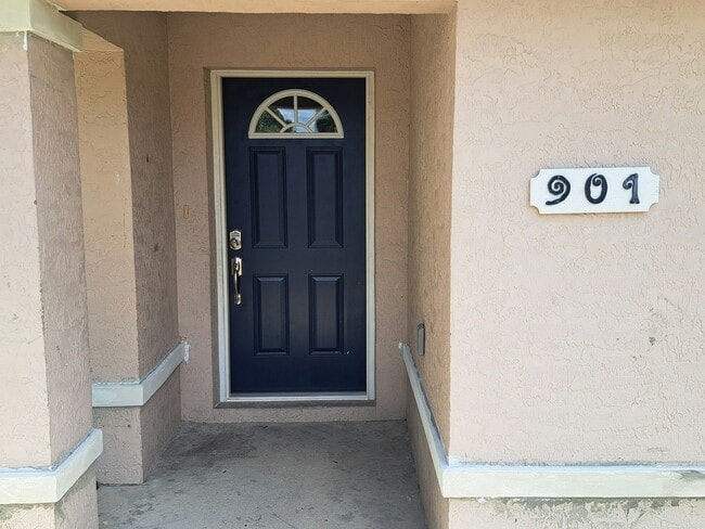 Foto del edificio - 901 SW 7th St