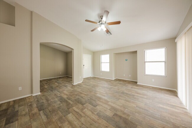 Foto del edificio - 2516 N 114th Ave