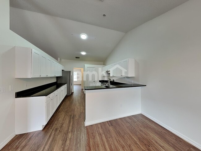 Foto del edificio - 1001 SW Hamrock Ave