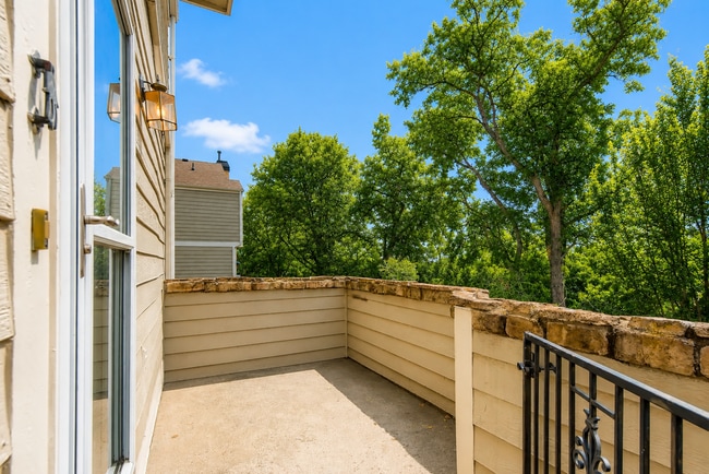 Building Photo - 3 Bedroom 3 Bath in Littleton next to horseshoe park!!