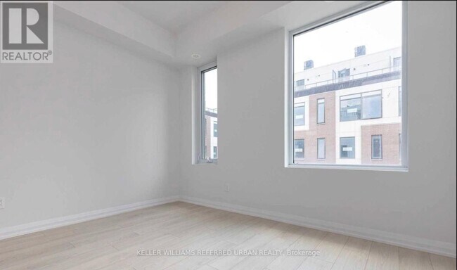 Photo du bâtiment - 1030 Portage Pkwy