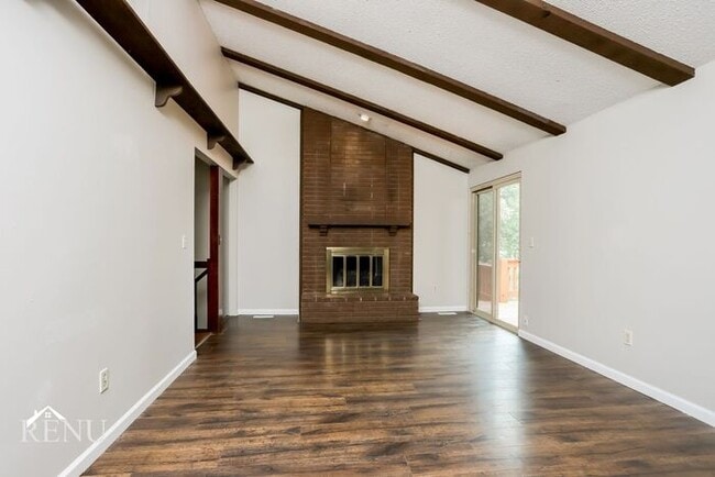 Building Photo - 35 Newberry Dr