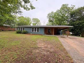 Building Photo - 105 Willow Dr
