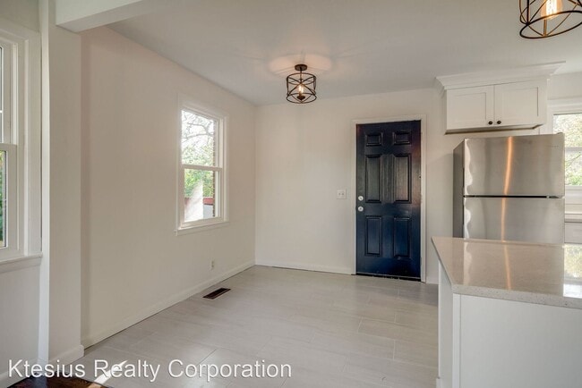Building Photo - 3 br, 1 bath House - 1907 Dabbs Avenue