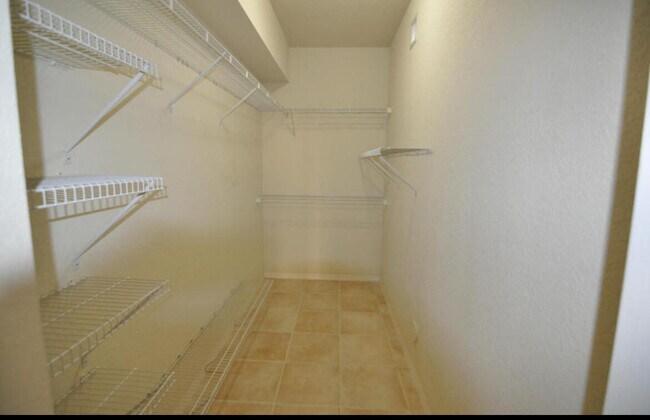 Foto del edificio - 11031 Legacy Blvd