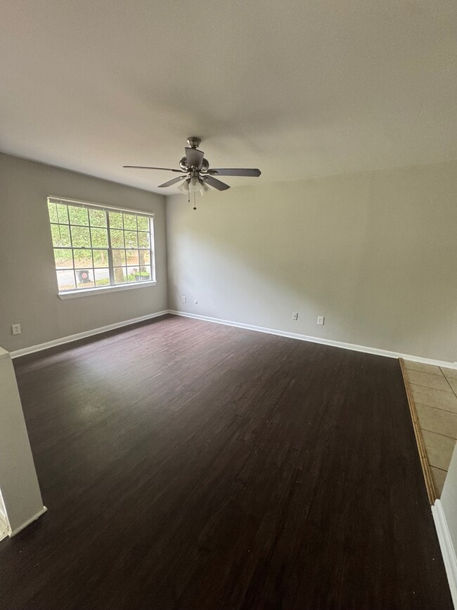 Foto del edificio - 8420 Stonewall Jackson Dr