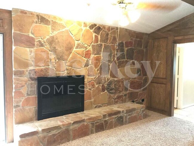 Foto del edificio - 4026 Cedar Creek Dr