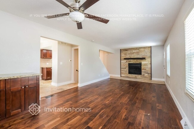 Foto del edificio - 10729 Owens St