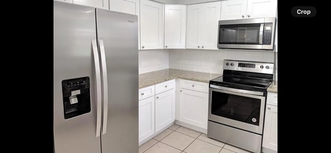 Building Photo - 2749 Sweet Springs St