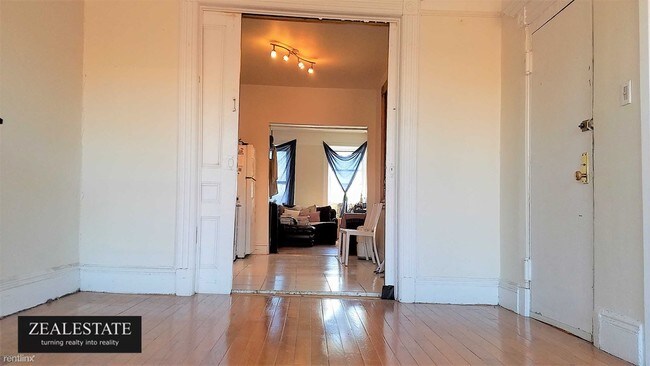 Building Photo - 611 Vanderbilt Ave