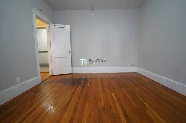 Building Photo - 11 Royce Rd