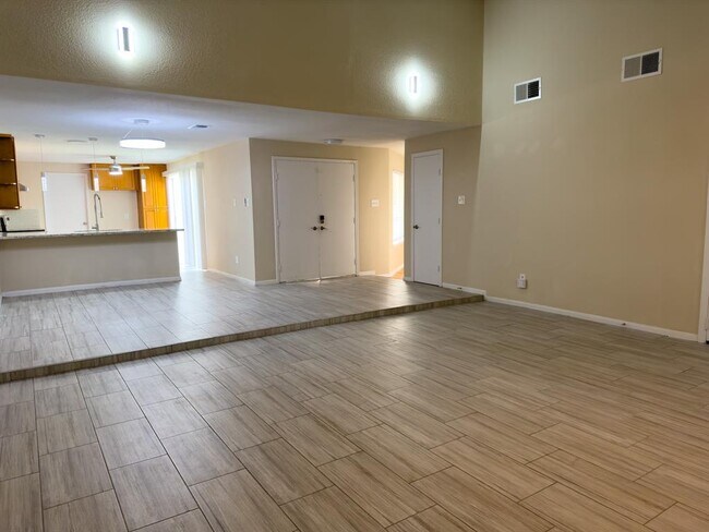 Building Photo - 6411 Briar Terrace Dr