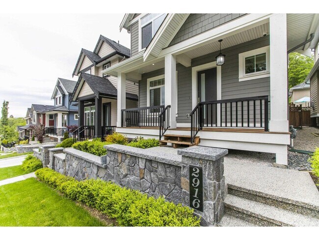 Photo du bâtiment - 2916-2160 160 St