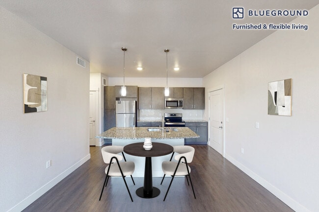 Foto del edificio - 13195 W Progress Cir