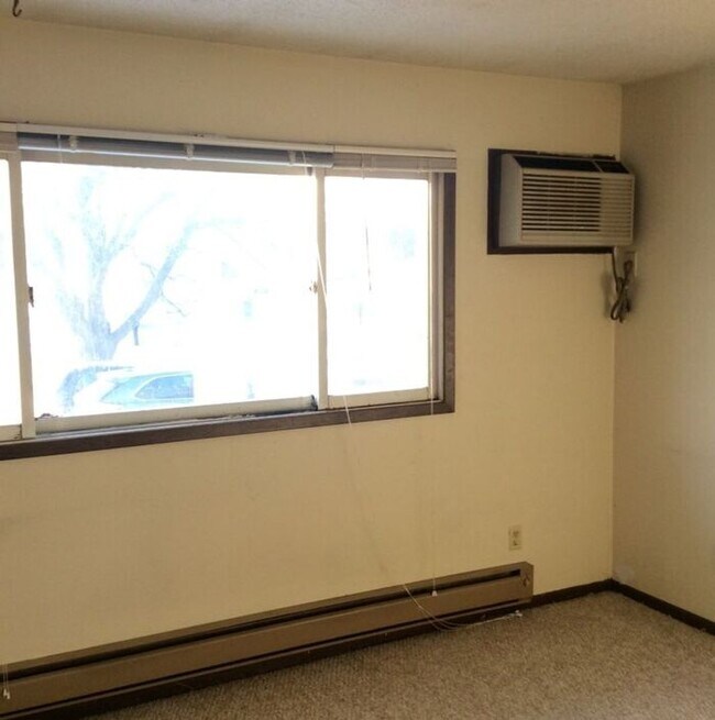 Foto del edificio - $795 | 2 Bedroom, 1 Bathroom Apartment | C...