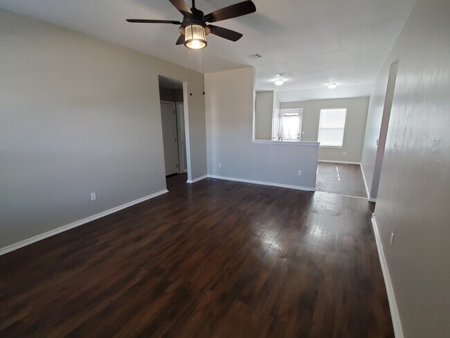 Building Photo - 1324 Onyx St
