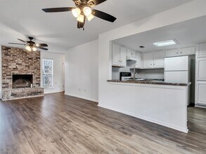 Building Photo - 1208 N Logan St