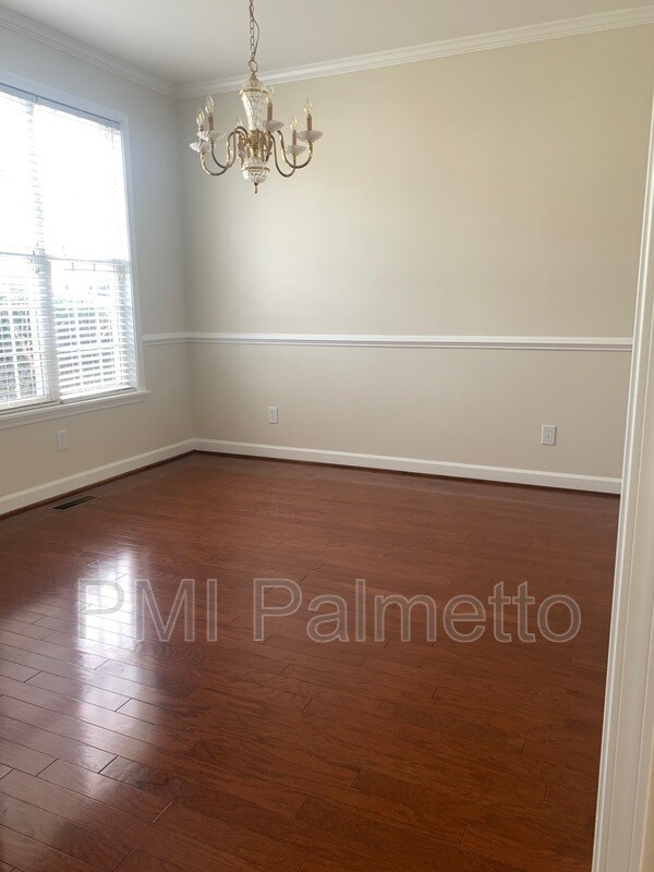 Building Photo - 242 Hodson Hall Dr