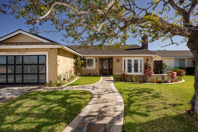 Building Photo - 8562 Sandy Hook Dr