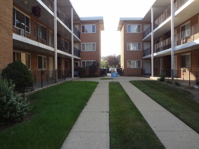 Foto del edificio - 4602 N River Rd
