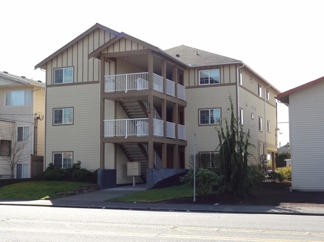 Foto del edificio - 2706 Everett Ave