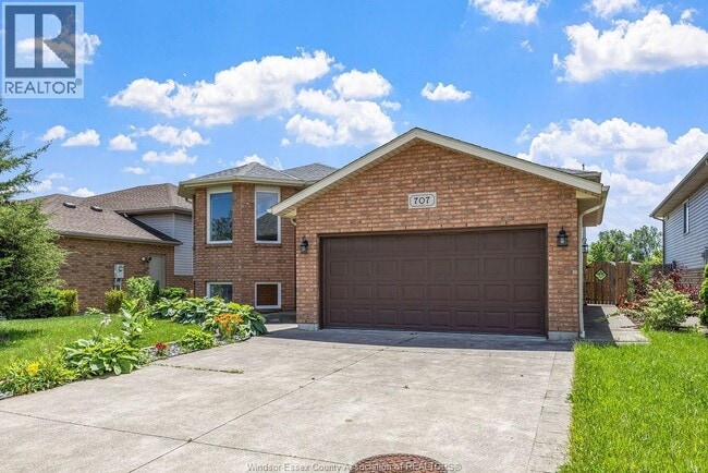 Building Photo - 707 Sarah Ct
