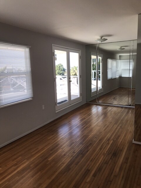 Building Photo - 311 Avenue H