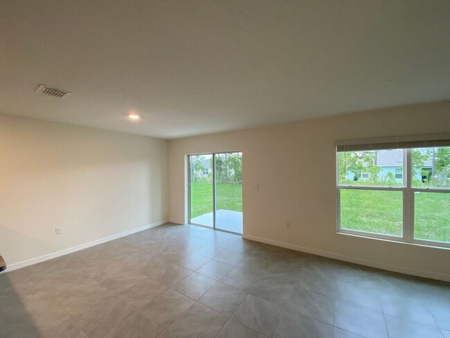 Building Photo - Not Ready for Showings until BEGINNING OF FEBRUARY... Desirable Lake Diamond Subdivision 4/2/2 **...