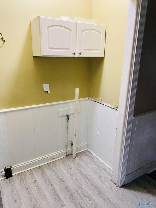 Building Photo - 3509 Alpine St SW