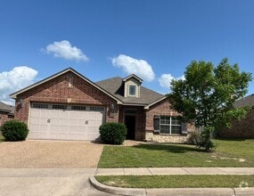 Building Photo - 3036 Stallion Dr