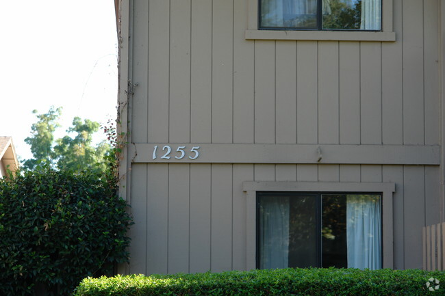 Edificio - Watson Ranch Apts