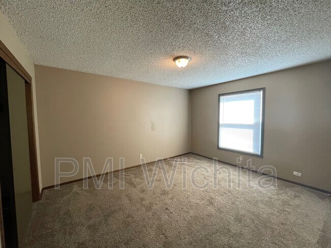 Building Photo - 6820 W Par Ln