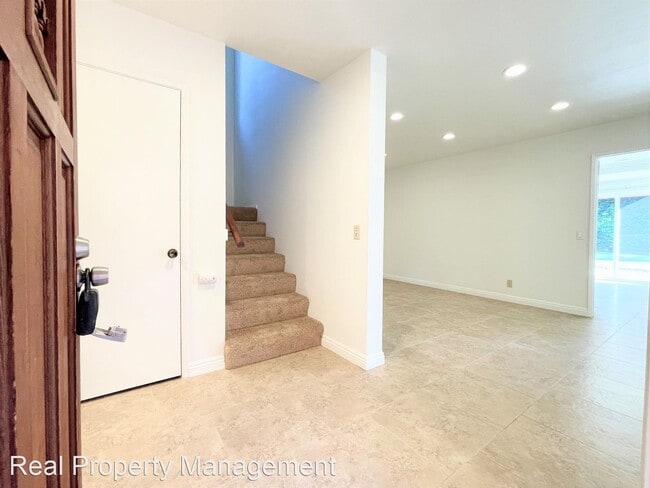 Building Photo - 3 br, 2.5 bath House - 2639 Luciernaga Street