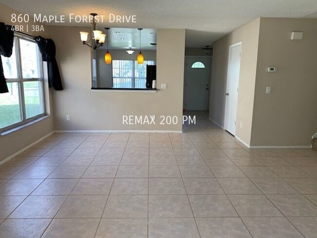 Foto del edificio - 860 Maple Forest Dr