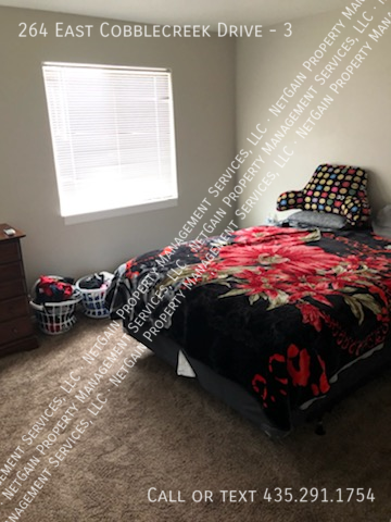 Building Photo - 3 Bedroom Townhome