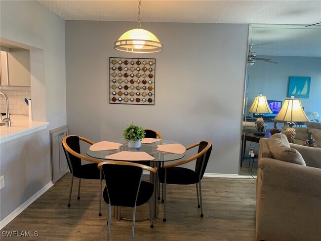 Foto del edificio - 1624 Pine Valley Dr