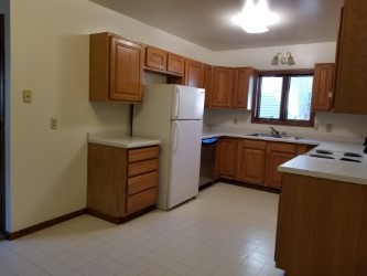 Kitchen - 627 4th Ave S