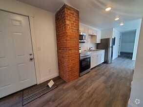 Building Photo - 308 Hill St