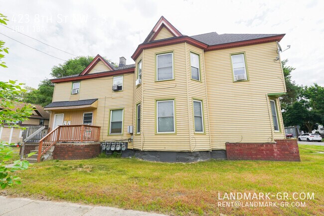 Foto del edificio - 423 8th St NW