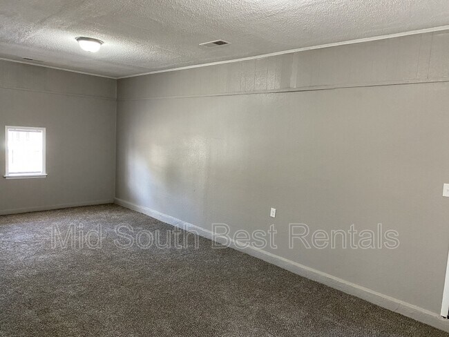 Foto del edificio - 3057 Greenbranch Dr