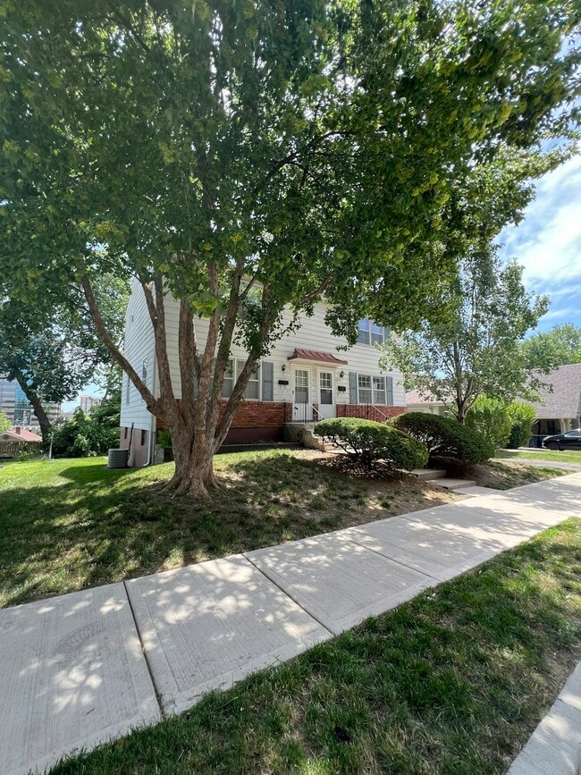 Building Photo - 4547 Mercier St