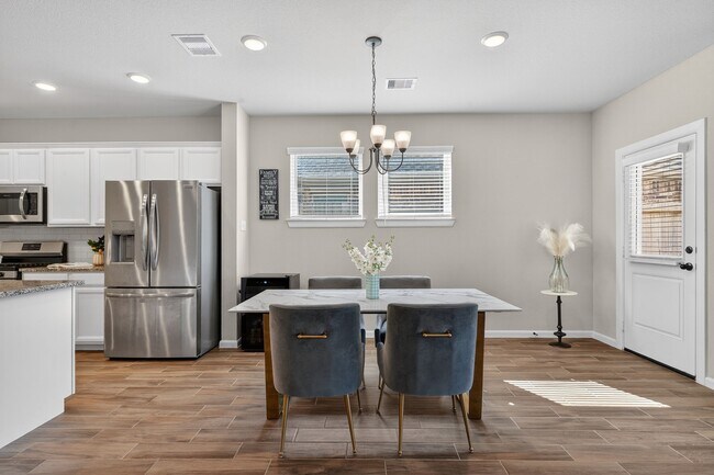 Foto del edificio - 2626 Lemonwood Ln