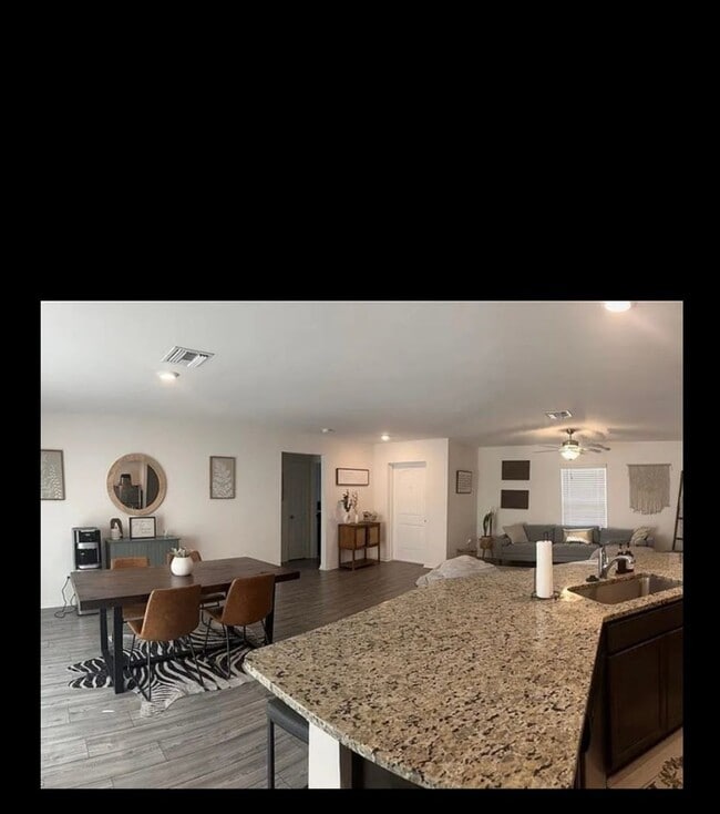 Foto del edificio - 104 NW 28th St