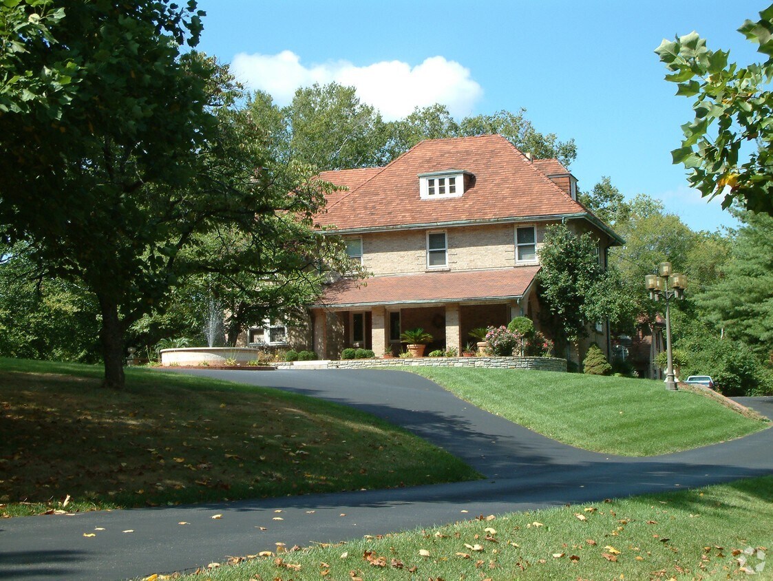 Primary Photo - 785 Neeb Rd