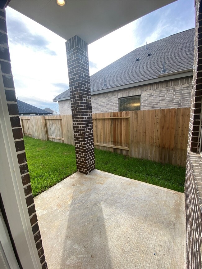 Building Photo - 31323 Balsam Hawk Ln