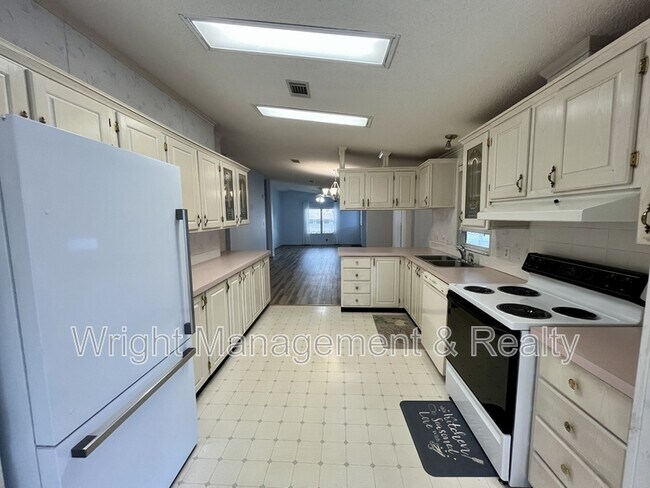 Foto del edificio - 10614 Hayden Ave