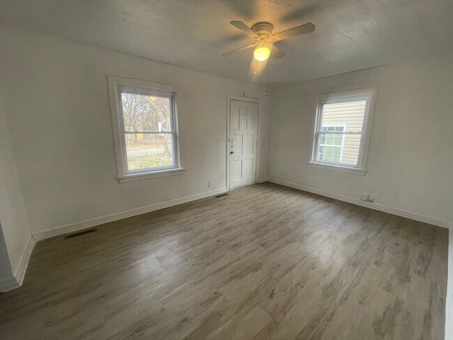 Foto del edificio - Available Now 2 bedroom 1 bathroom home