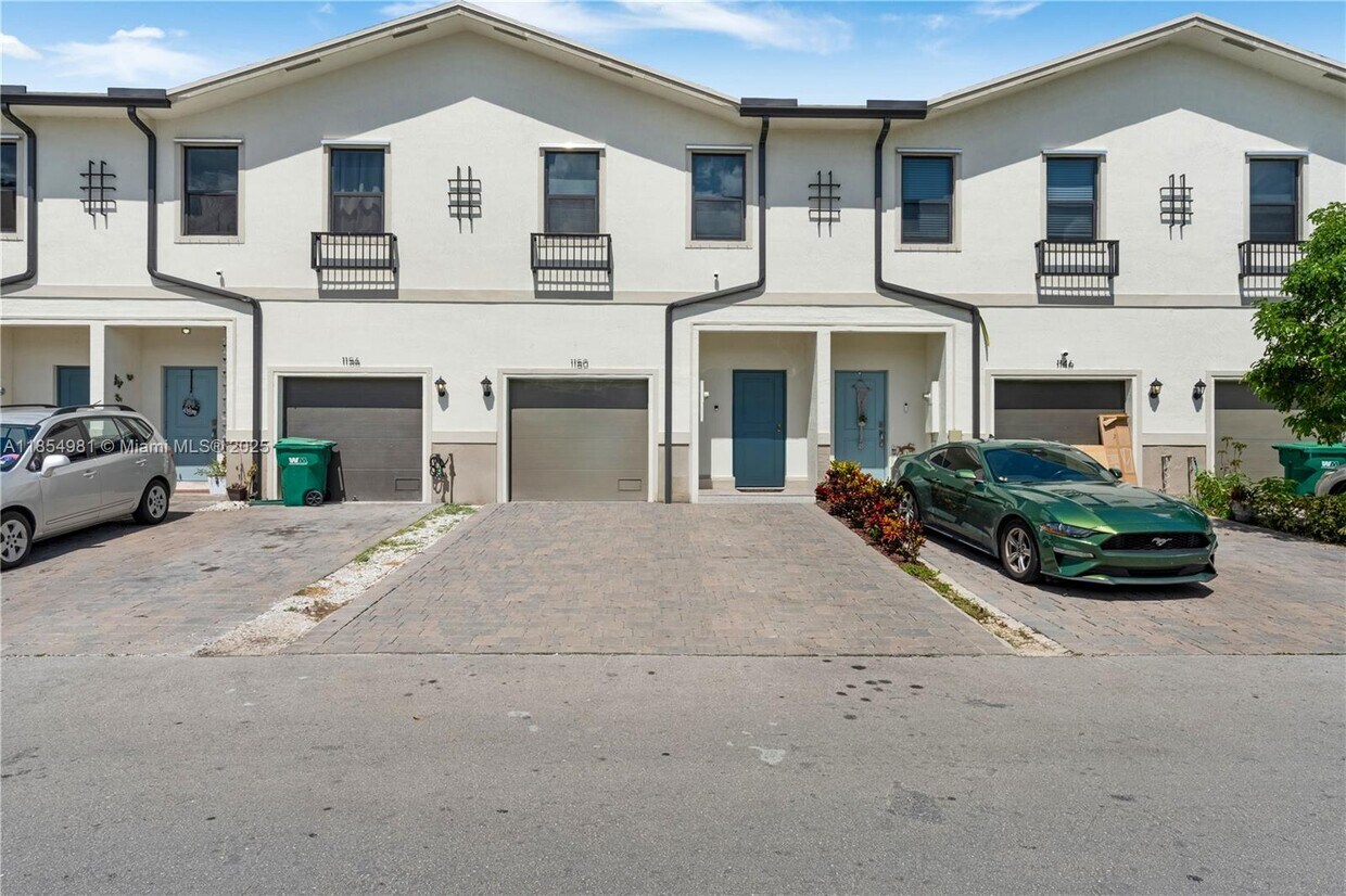 Primary Photo - 1150 SW 6th Ave