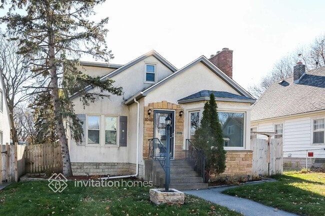 Building Photo - 1040 Geranium Ave E