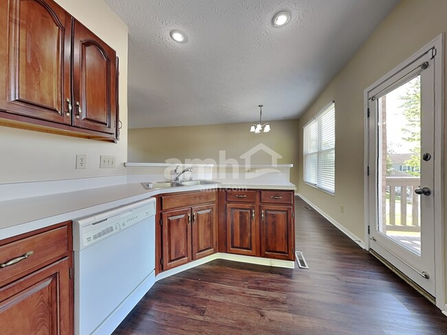 Building Photo - 9021 Crimson Oak Dr